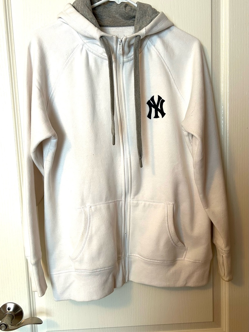 New York Yankees White Zip Hoodie with Gray Hood Lining